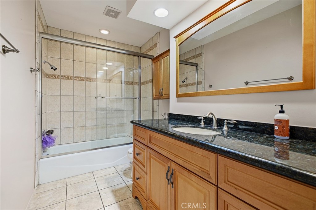 5305 White Oak Avenue D Property Photo 26