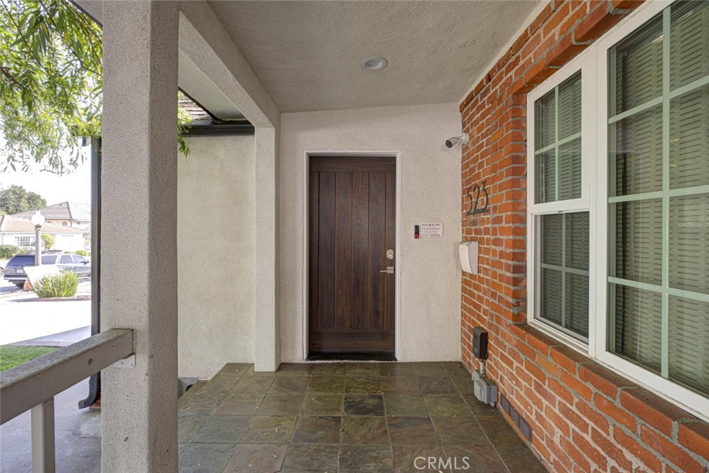 523 E Fairmount Property Photo 4