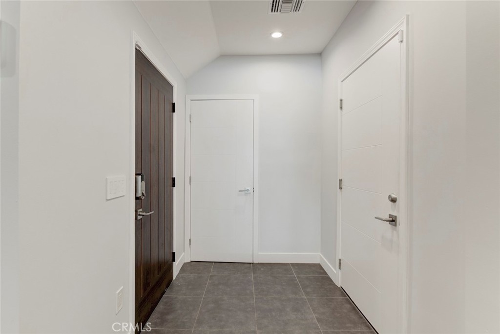 523 E Fairmount Property Photo 6