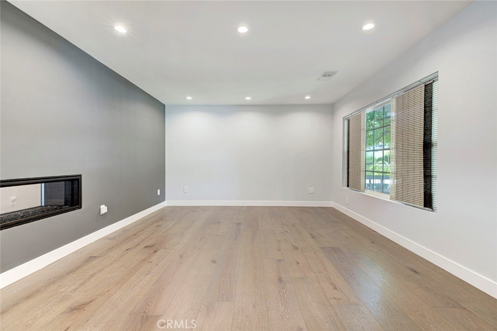 523 E Fairmount Property Photo 10