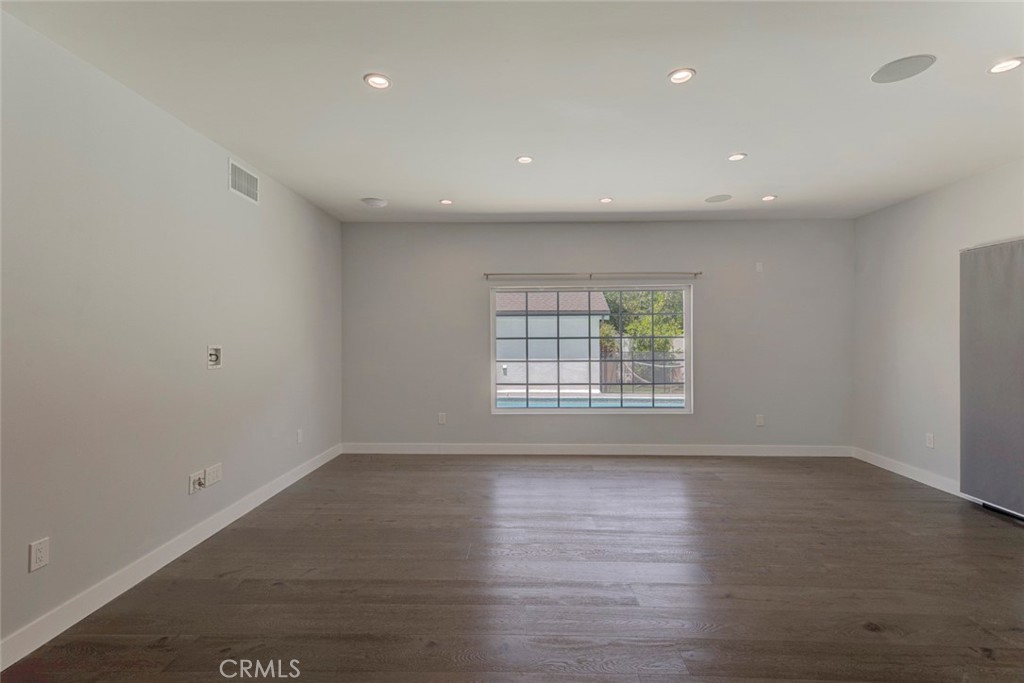 523 E Fairmount Property Photo 28