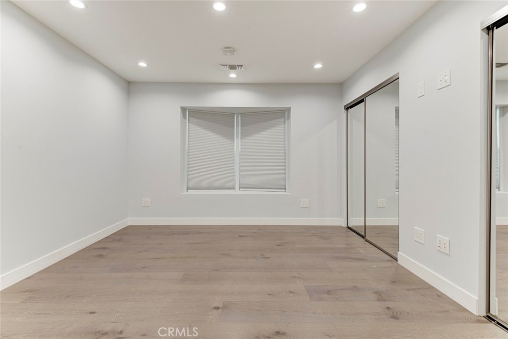 523 E Fairmount Property Photo 32
