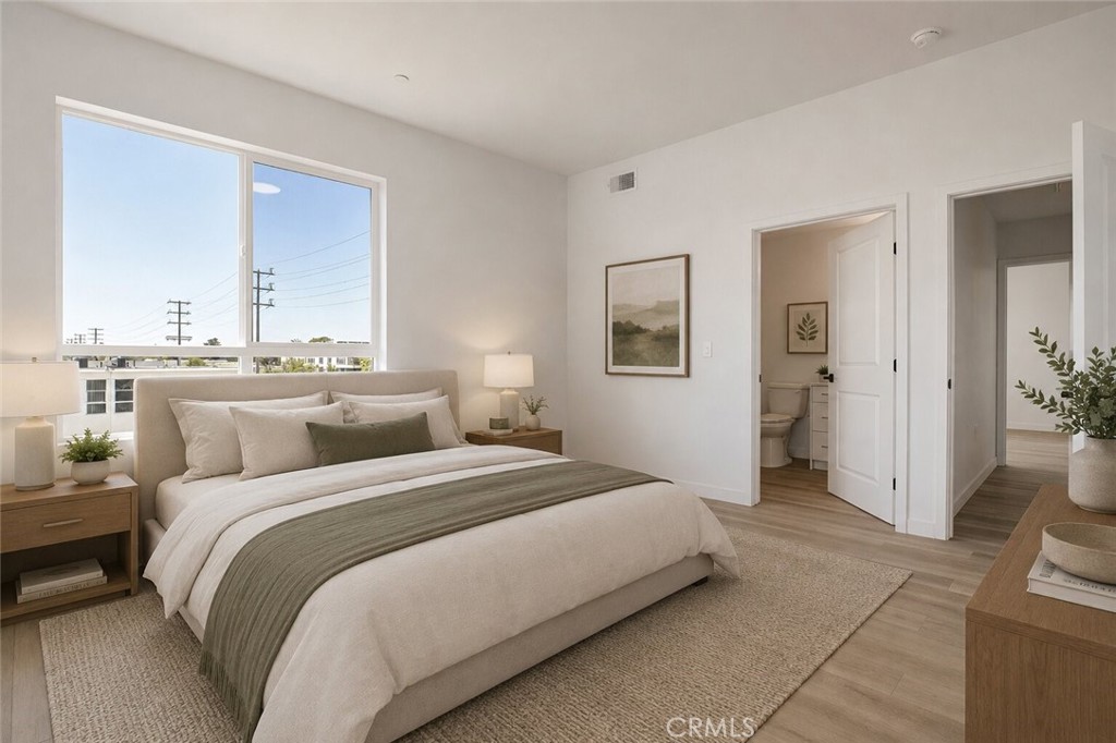 14810 Delano Street 204 Property Photo 4
