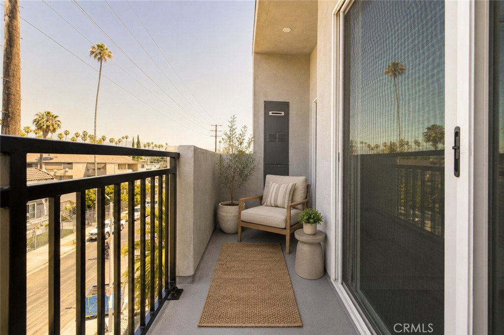 14810 Delano Street 204 Property Photo 10