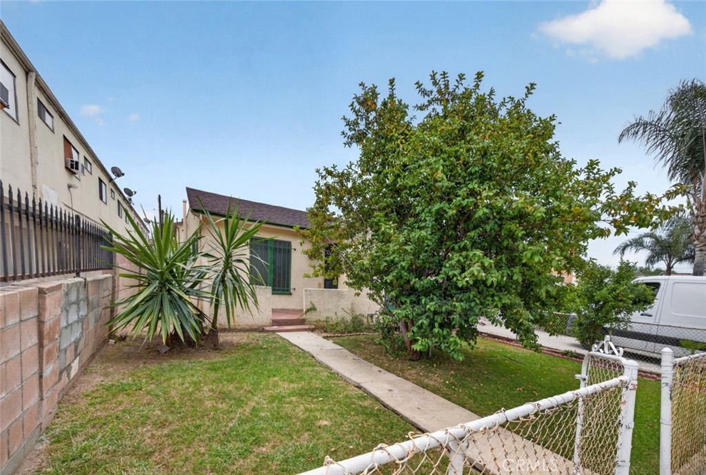 3212 Drew Street Property Photo 3
