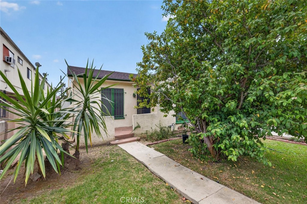 3212 Drew Street Property Photo 4