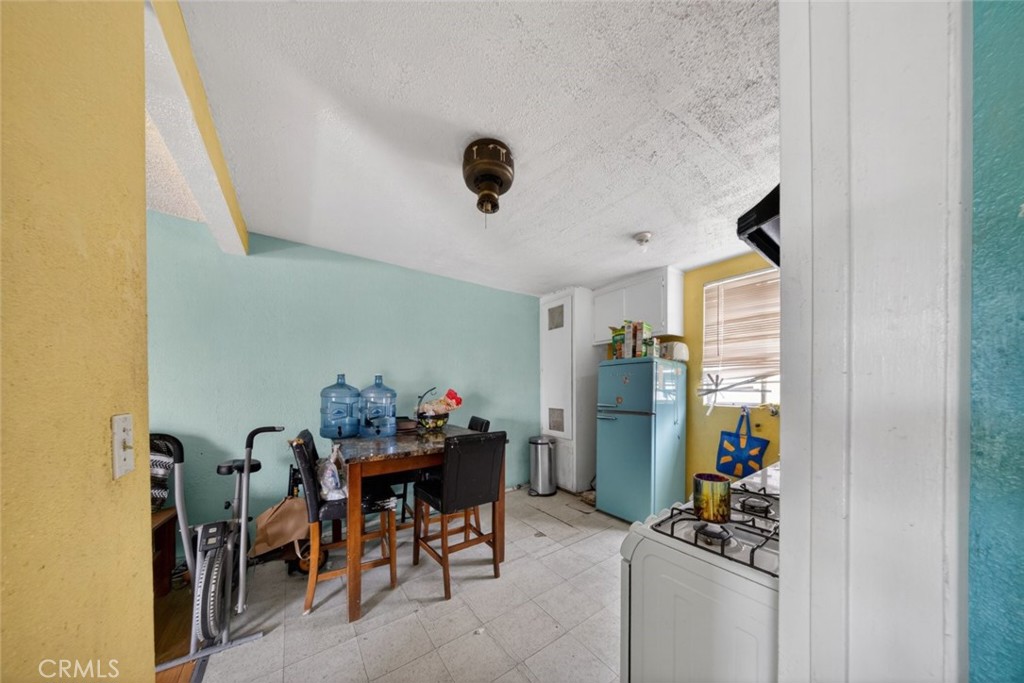 3212 Drew Street Property Photo 11