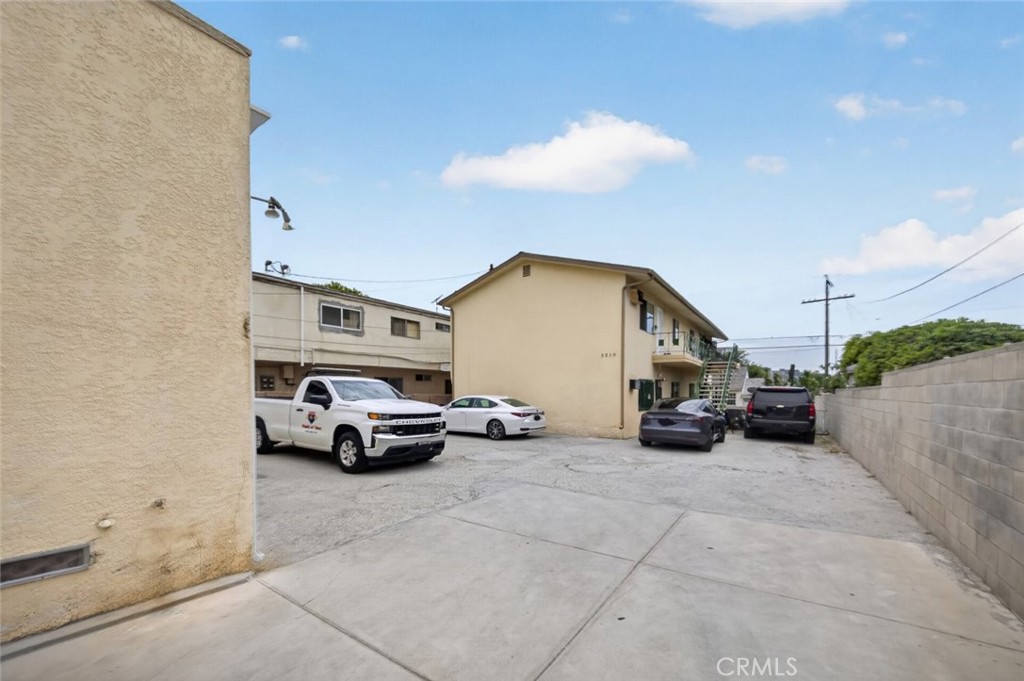 3212 Drew Street Property Photo 25