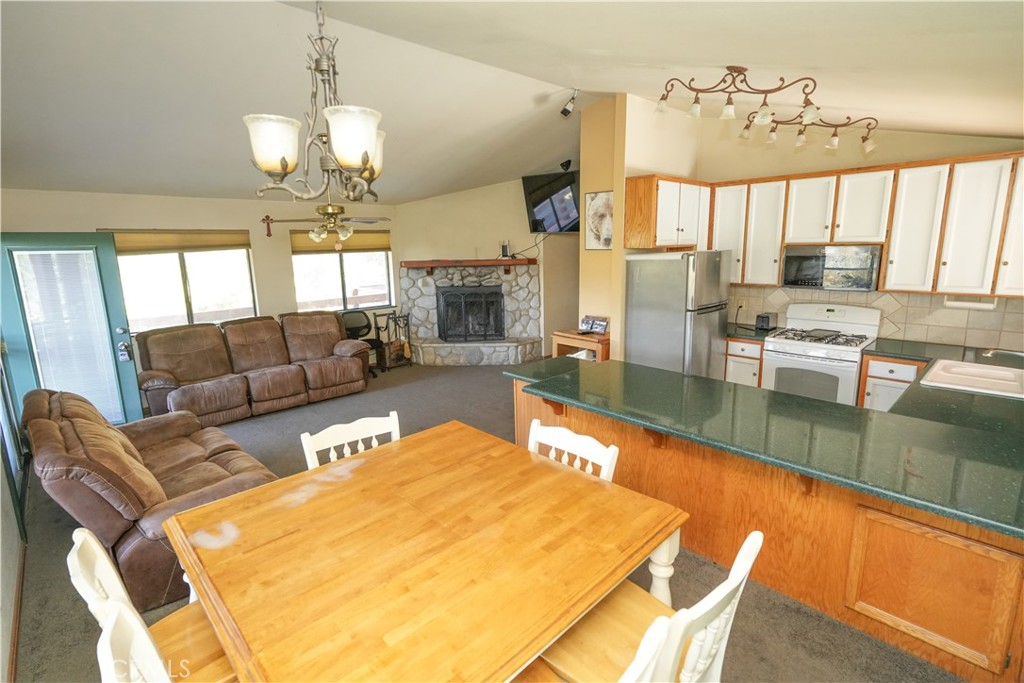 1709 Linden Drive Property Photo 2