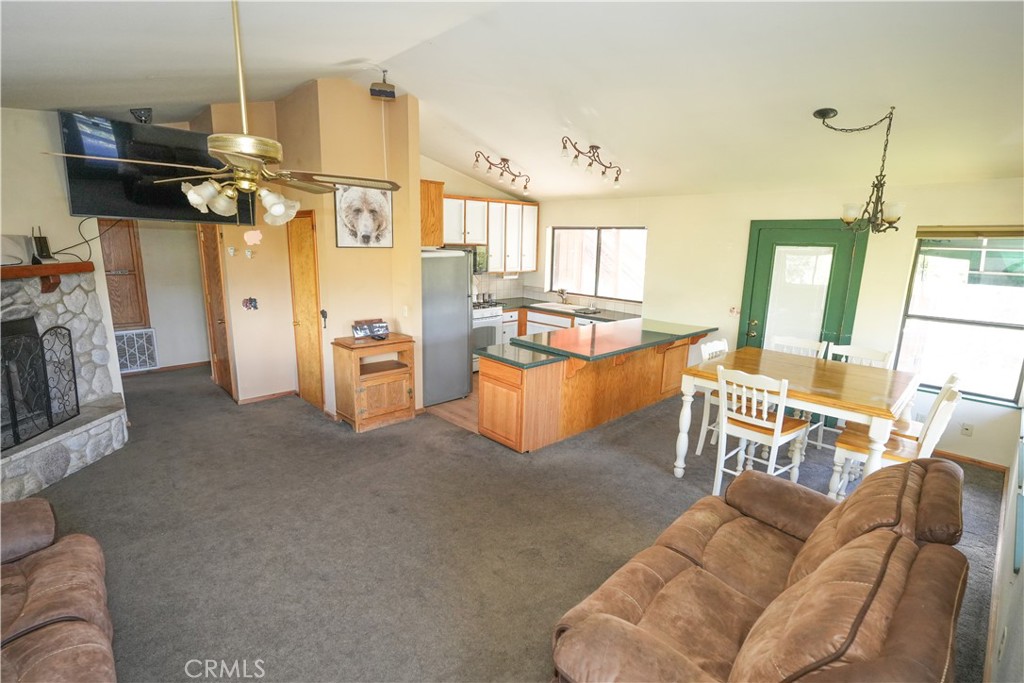 1709 Linden Drive Property Photo 3