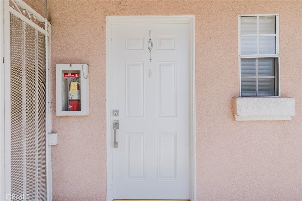10128 Hillhaven Avenue 101 Property Photo 4