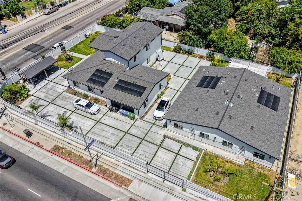 18853 Saticoy Street Property Photo 1