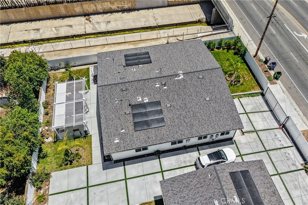 18853 Saticoy Street Property Photo 18