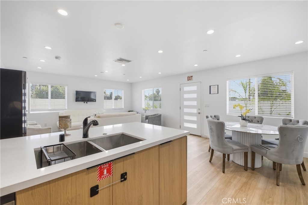 18853 Saticoy Street Property Photo 42