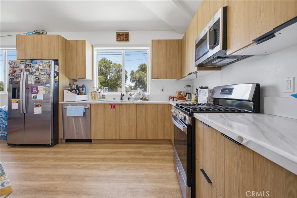 18853 Saticoy Street Property Photo 54