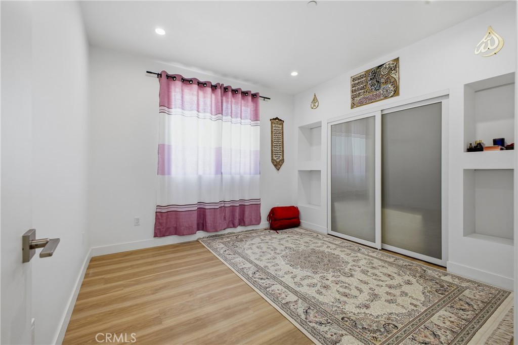 18853 Saticoy Street Property Photo 61