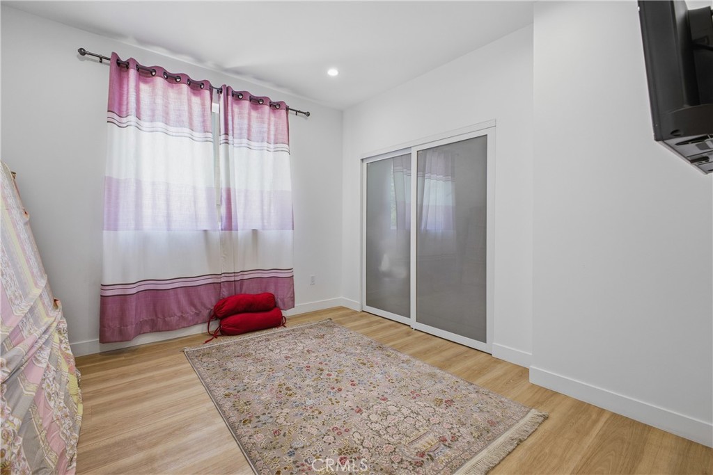 18853 Saticoy Street Property Photo 63