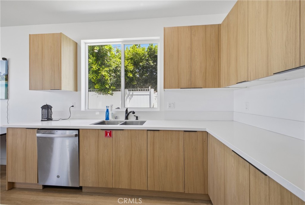 18853 Saticoy Street Property Photo 70