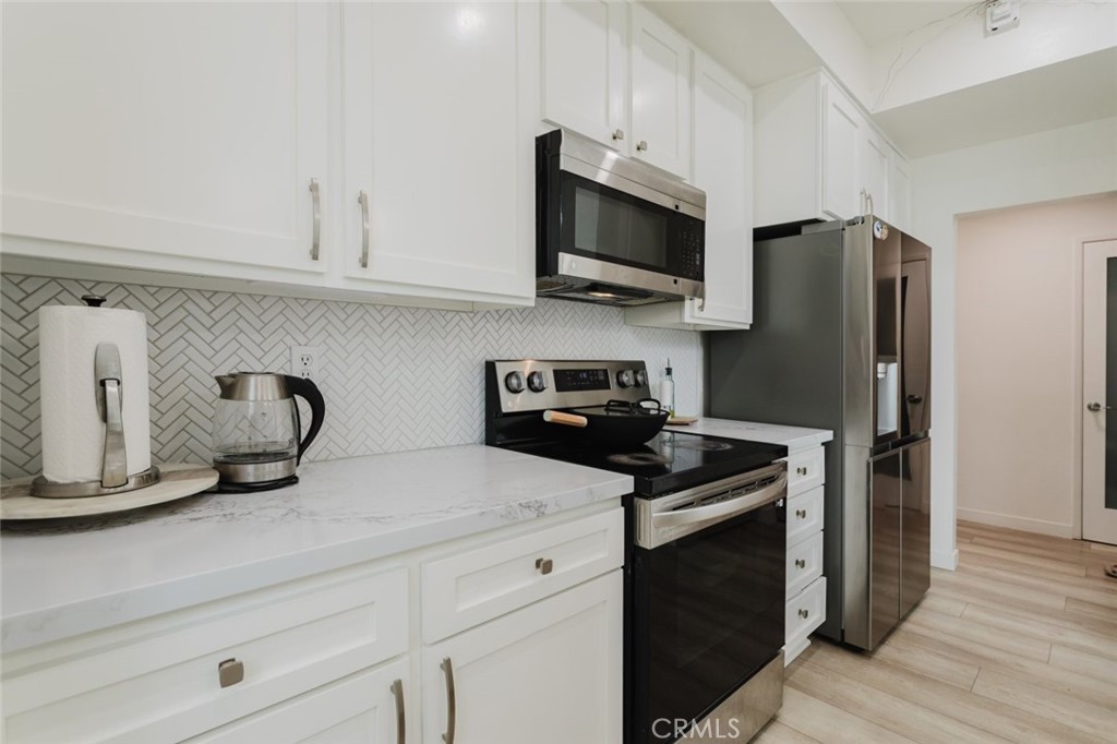1305 N Columbus Avenue 204 Property Photo 13