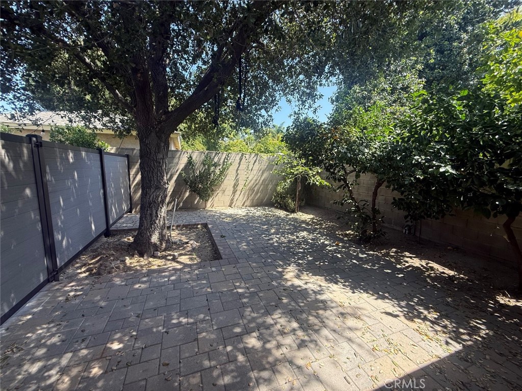 7572 1/2 Delia Avenue Property Photo 1