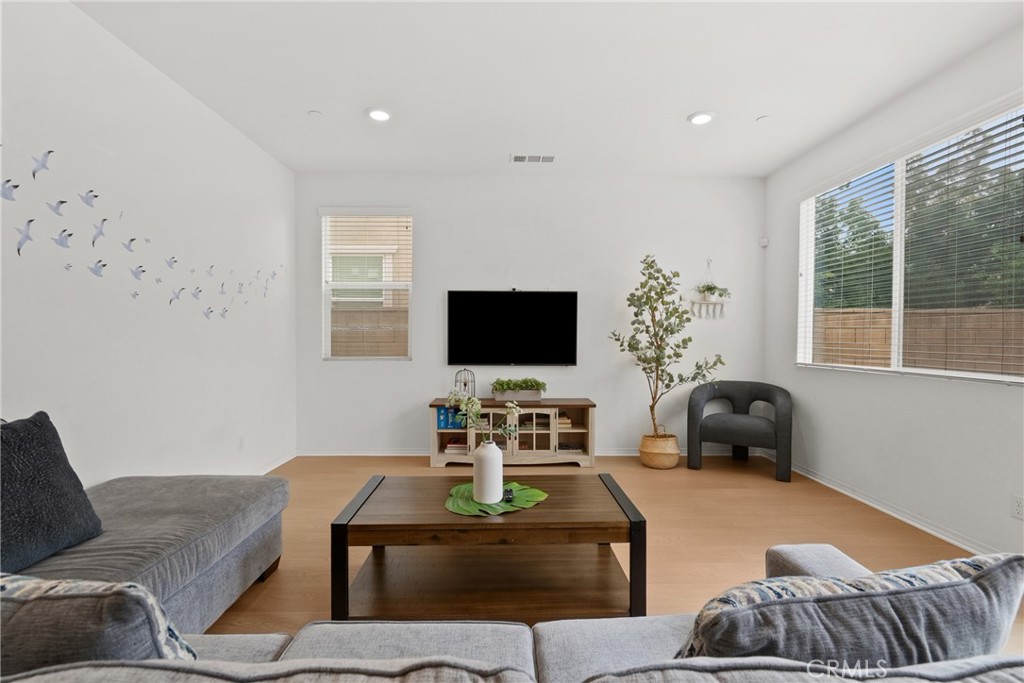 4065 S Bowery Place Property Photo 6