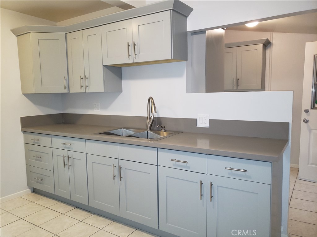 628 W California Avenue C Property Photo 10