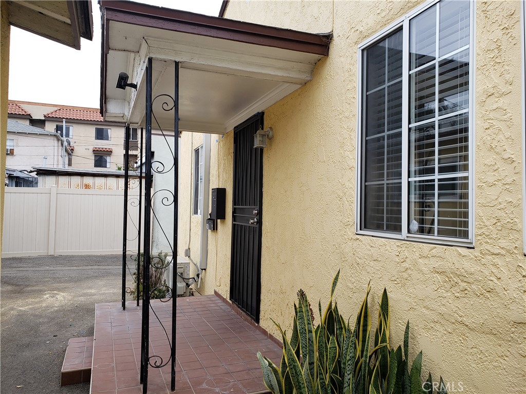 628 W California Avenue C Property Photo 14