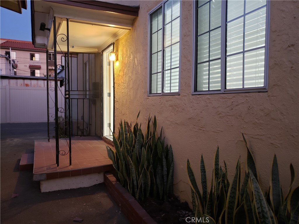 628 W California Avenue C Property Photo 16