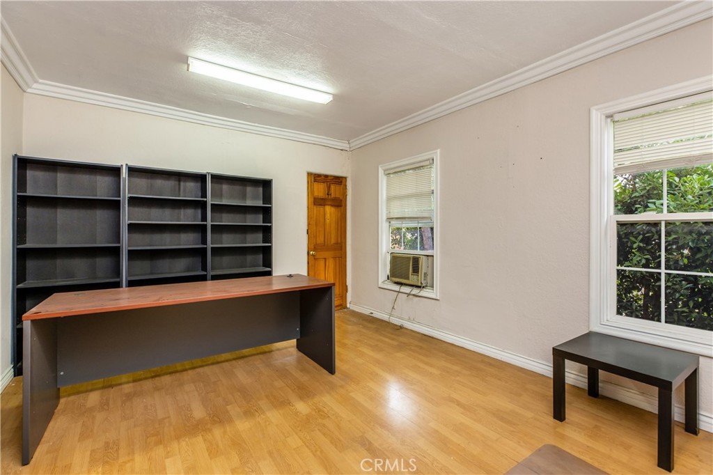 632 W Stocker Street Property Photo 13