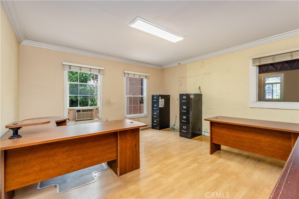 632 W Stocker Street Property Photo 14