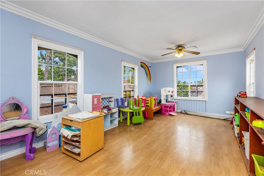 632 W Stocker Street Property Photo 16