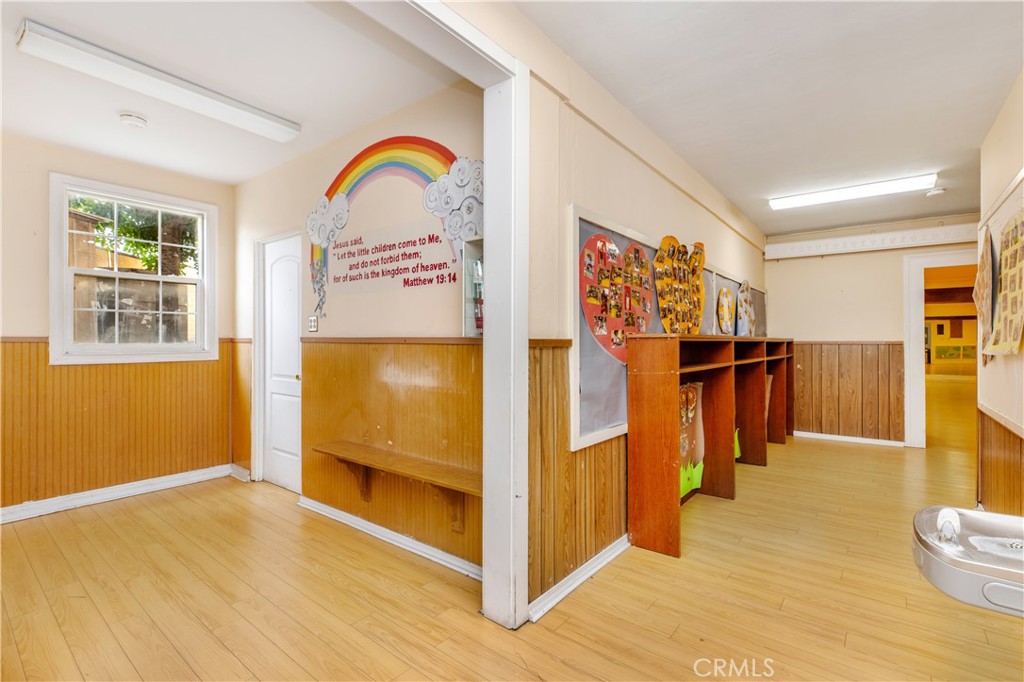 632 W Stocker Street Property Photo 19