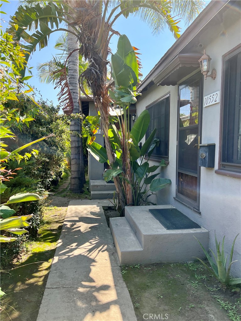 10550 Oxnard Street Property Photo 1
