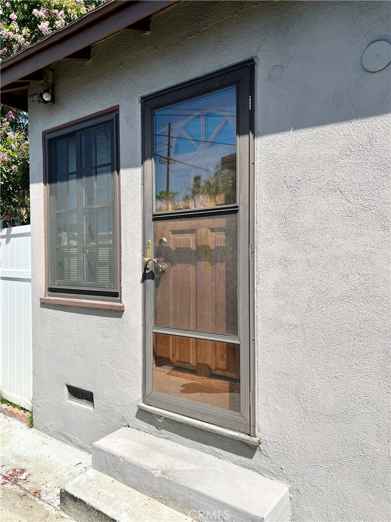 10550 Oxnard Street Property Photo 2