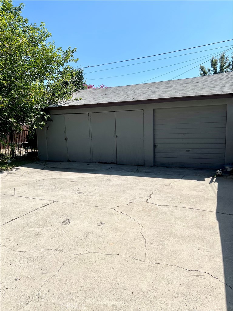 10550 Oxnard Street Property Photo 15