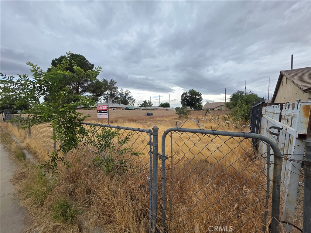 31260070 Avenue K-2 Property Photo 4