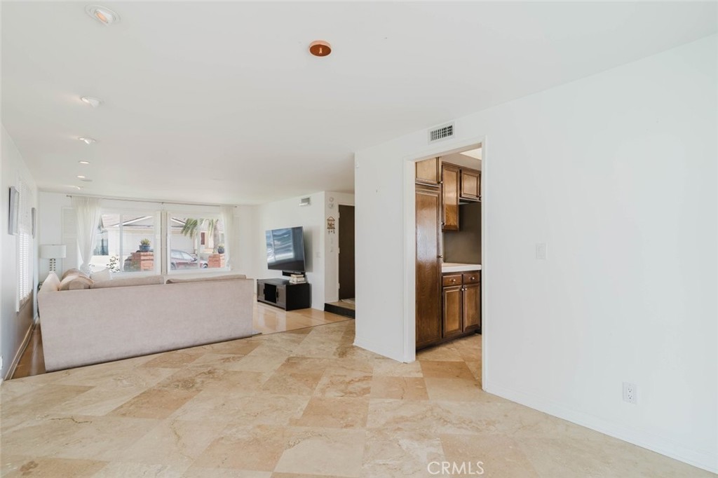 906 Whitehaven Terrace Property Photo 15