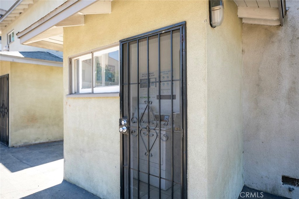 15455 Vanowen Property Photo 11