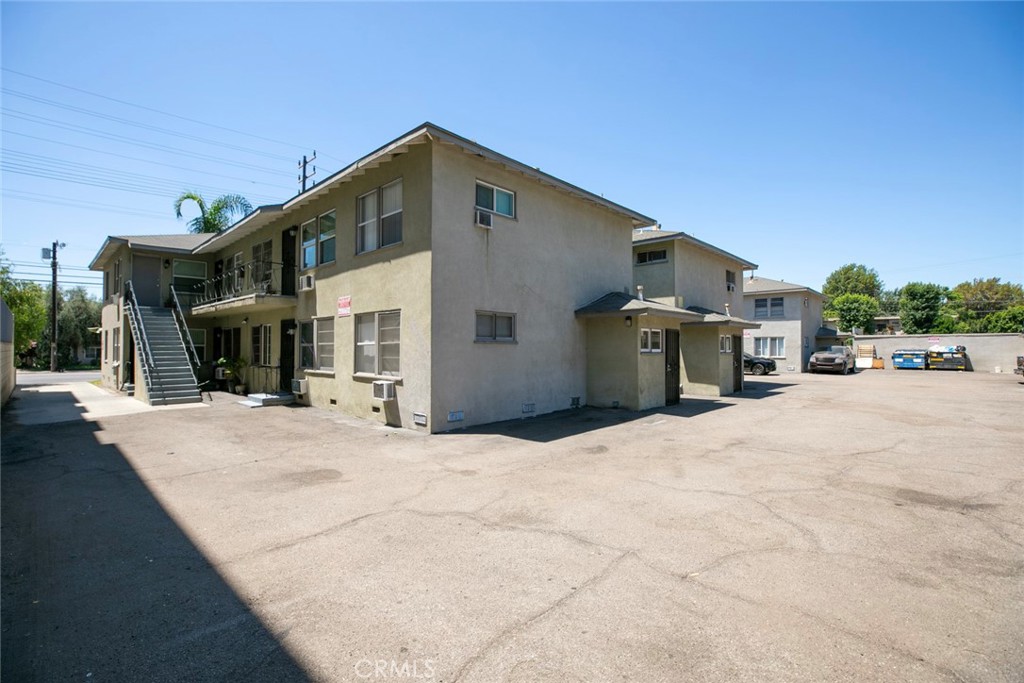15455 Vanowen Property Photo 12