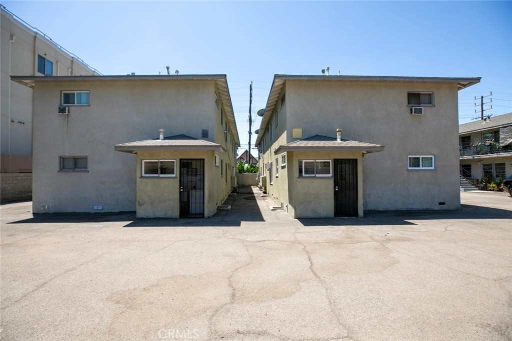 15455 Vanowen Property Photo 14