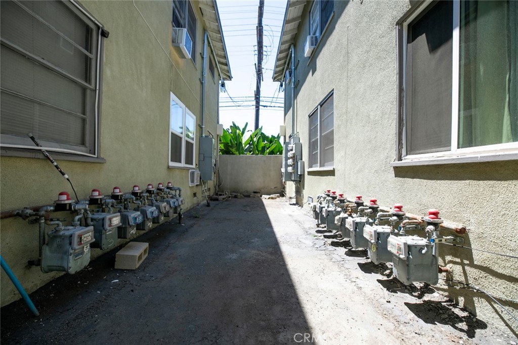 15455 Vanowen Property Photo 15
