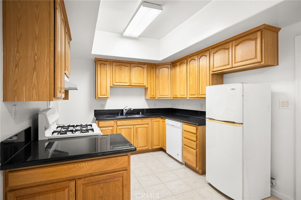 218 216 E Windsor Road 1 Property Photo 8