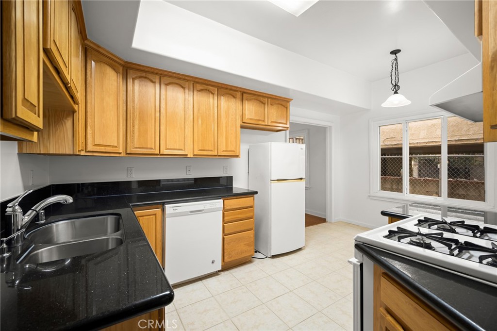 218 216 E Windsor Road 1 Property Photo 10