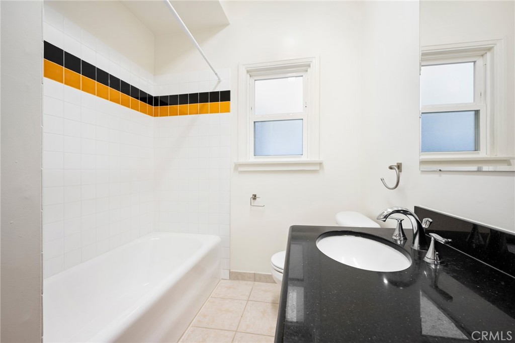 218 216 E Windsor Road 1 Property Photo 13