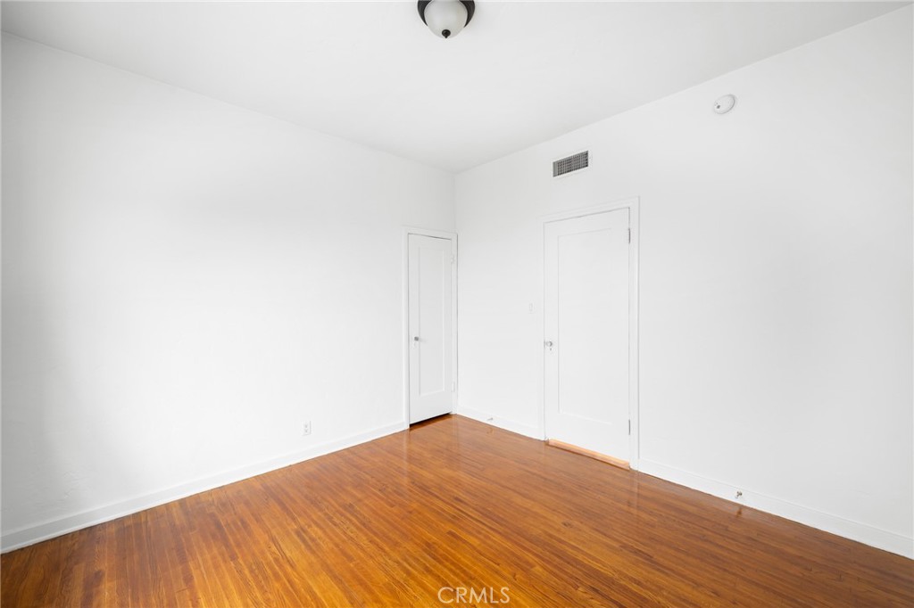 218 216 E Windsor Road 1 Property Photo 16