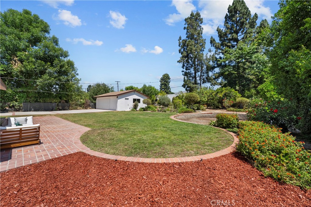 17439 Donmetz Property Photo 43