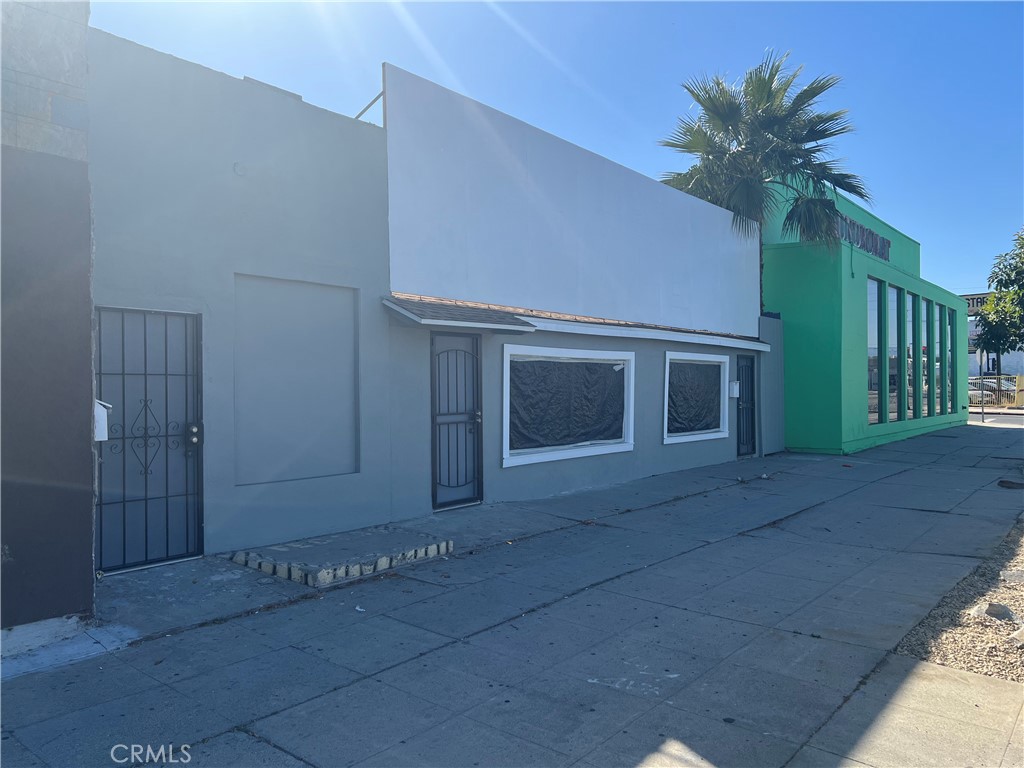5725 Lankershim Property Photo 1