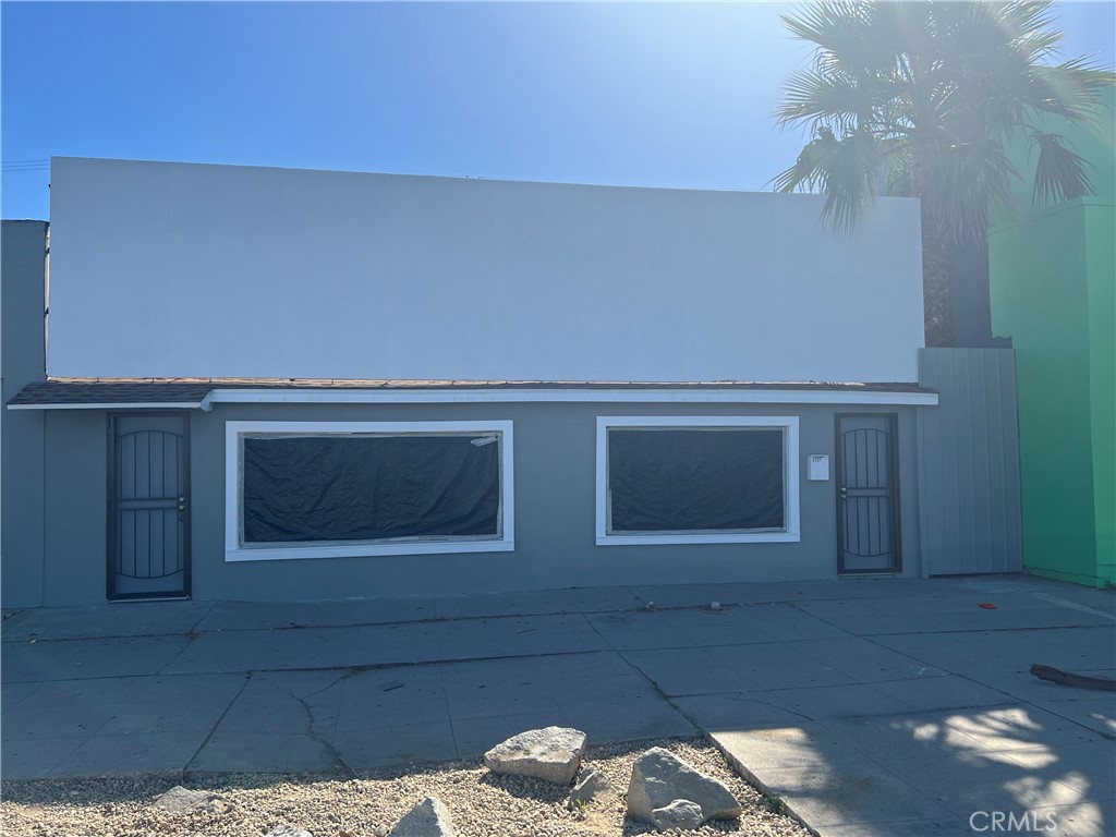 5725 Lankershim Property Photo 3