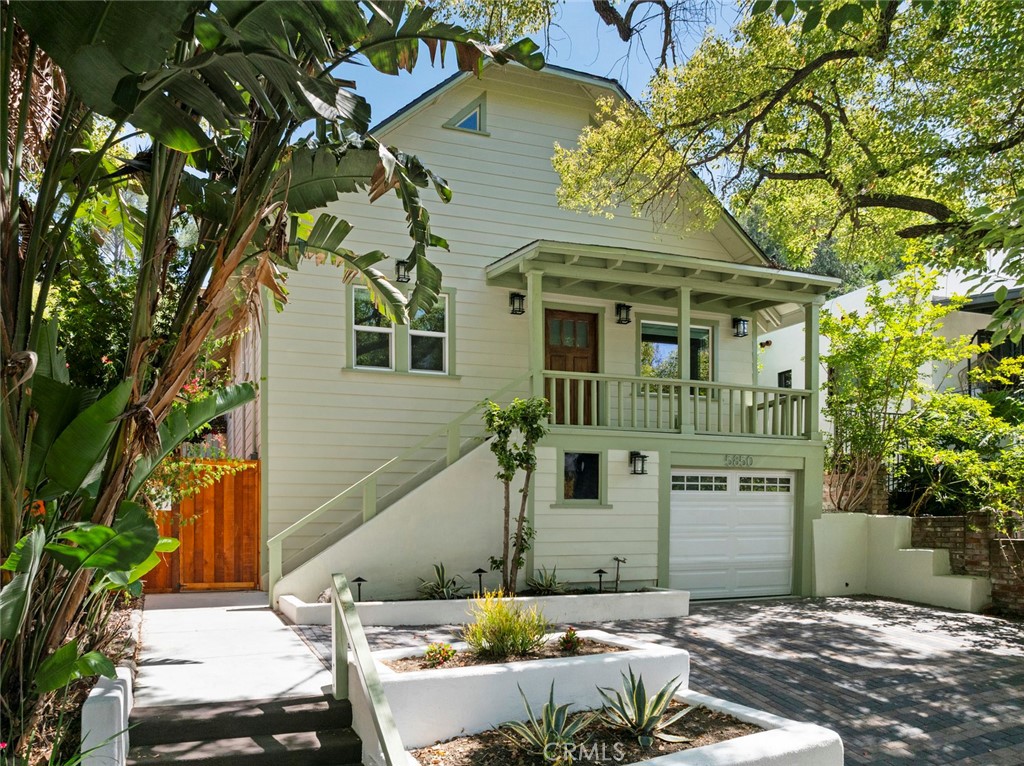 5850 Burwood Ave Property Photo