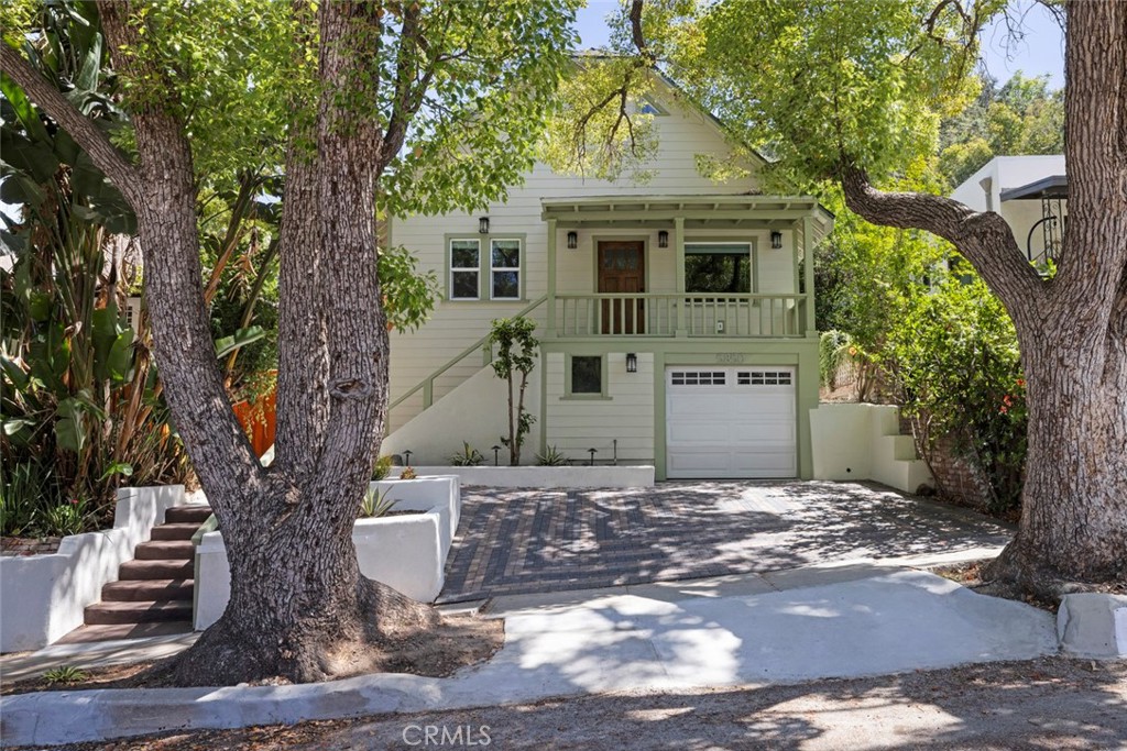 5850 Burwood Ave Property Photo 3